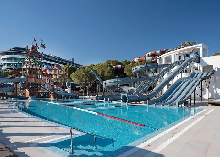 Voyage Golf & מלון באלאק